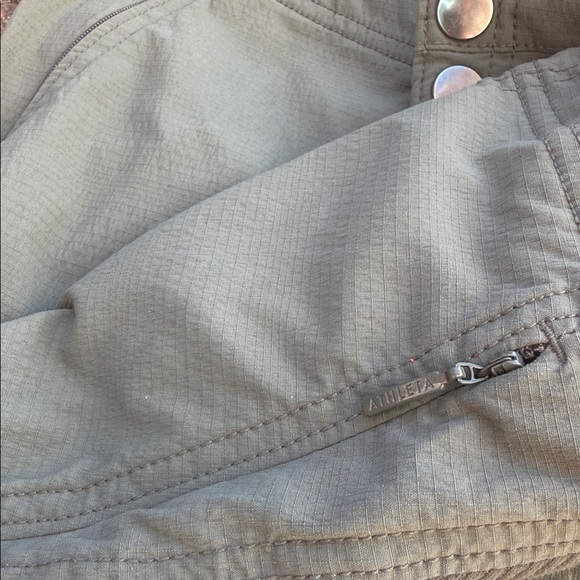Athleta Sage Green Cargo Pants Ankle Women’s Size 8 T - Picture 5 of 13